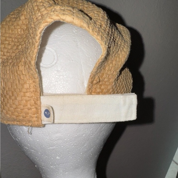 Stylish Roxy Incognito Patterned Trucker Hat white/tan/ multi floral women’s O/S - Picture 6 of 9